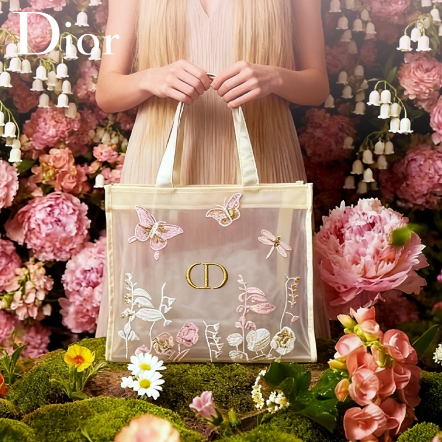 Christian Dior Dior'un Çantası - Travel Accessories Luxury incelemesi ve fiyatı