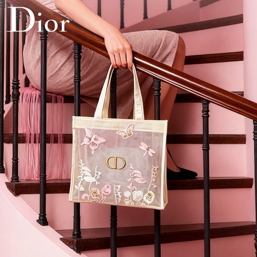 Christian Dior Dior'un Çantası - Travel Accessories Luxury incelemesi ve fiyatı