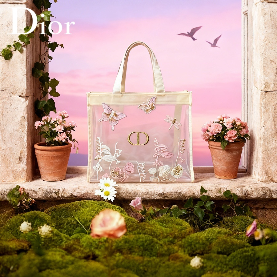 Christian Dior Dior'un Çantası - Travel Accessories Luxury incelemesi ve fiyatı