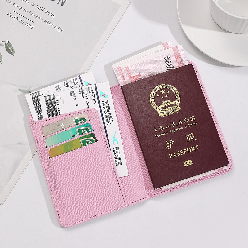 Hello Kitty Kadın Pasaport Kap - Qantas Travel Accessories incelemesi ve fiyatı